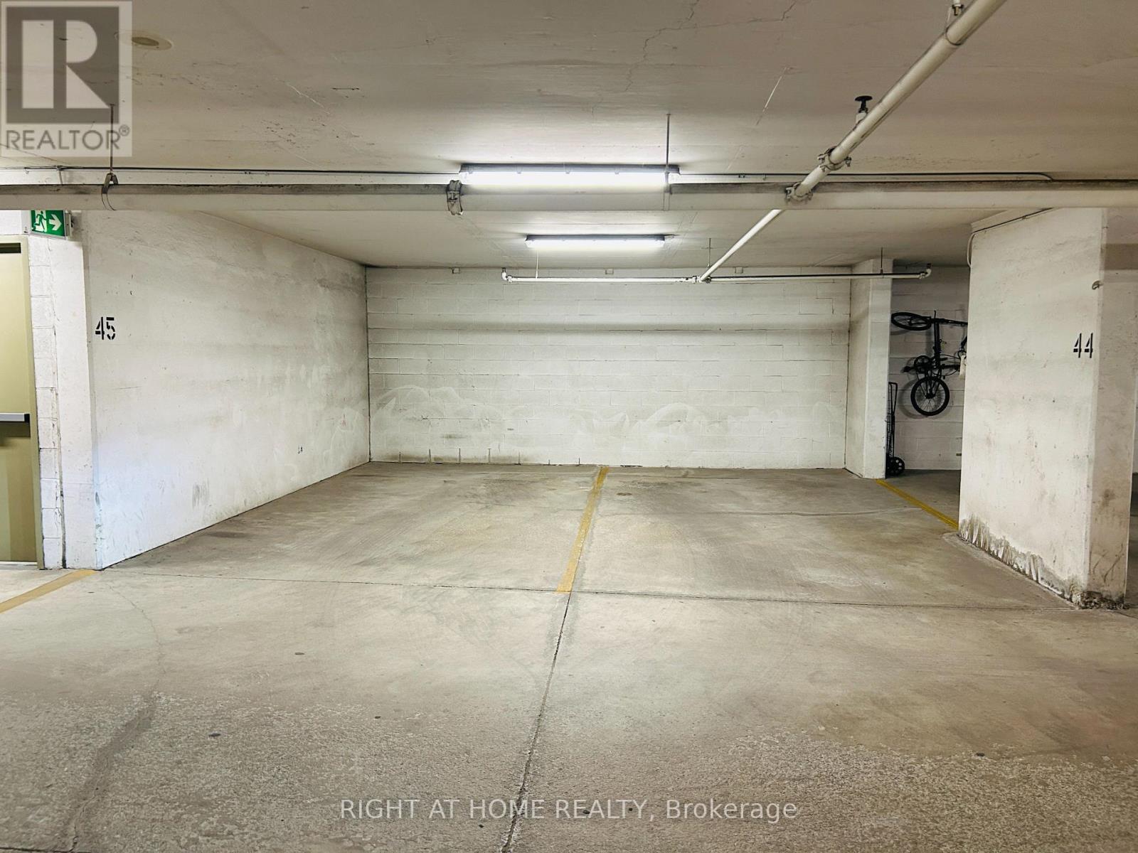 #LPH209 15 NORTH PARK ROAD - 17