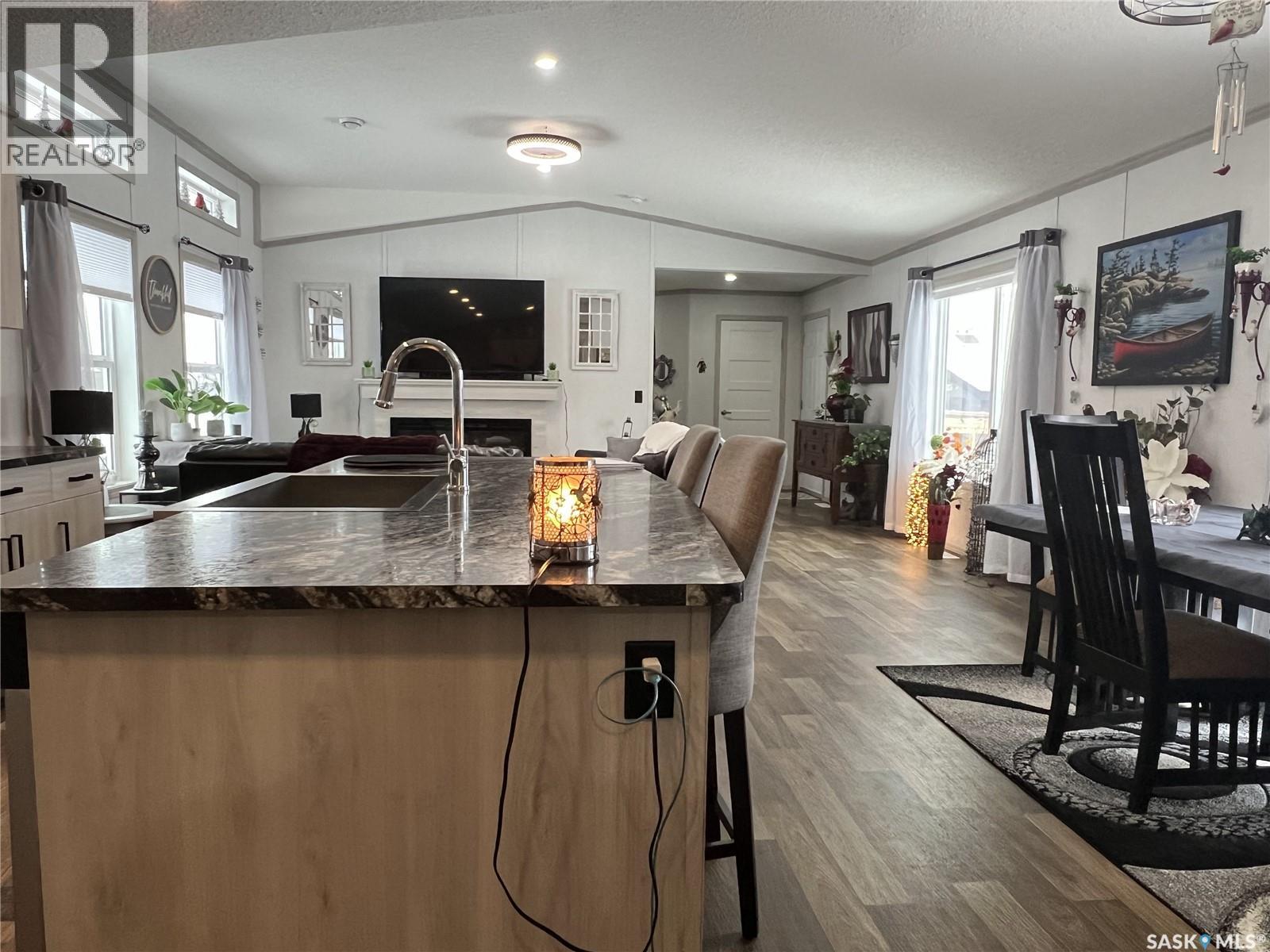 215 1st STREET W - 10