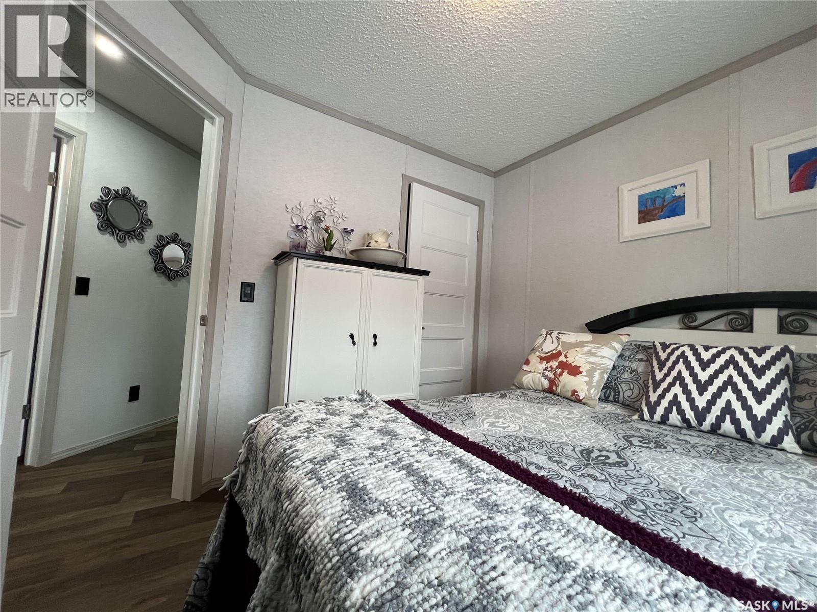 215 1st STREET W - 33