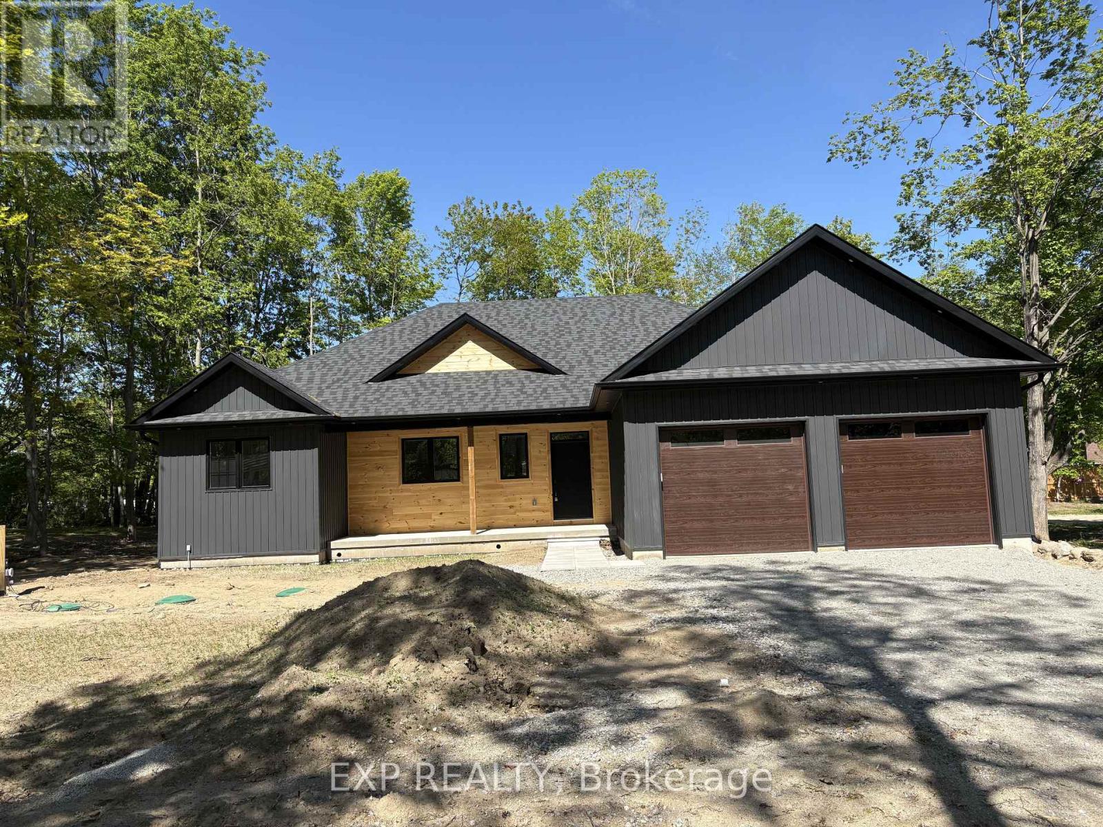 49 BEAUFORT CRESCENT - 2