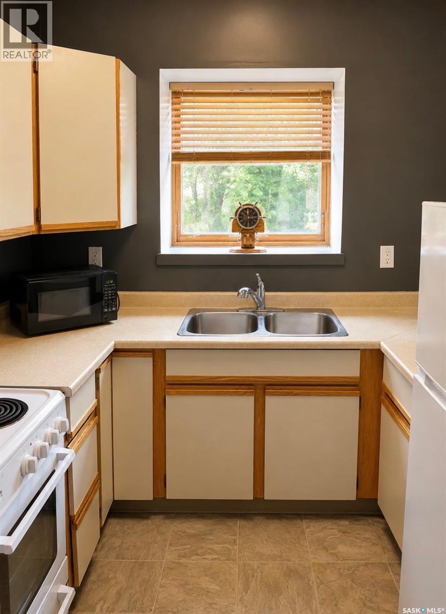 111 102 Manor DRIVE - photo 2