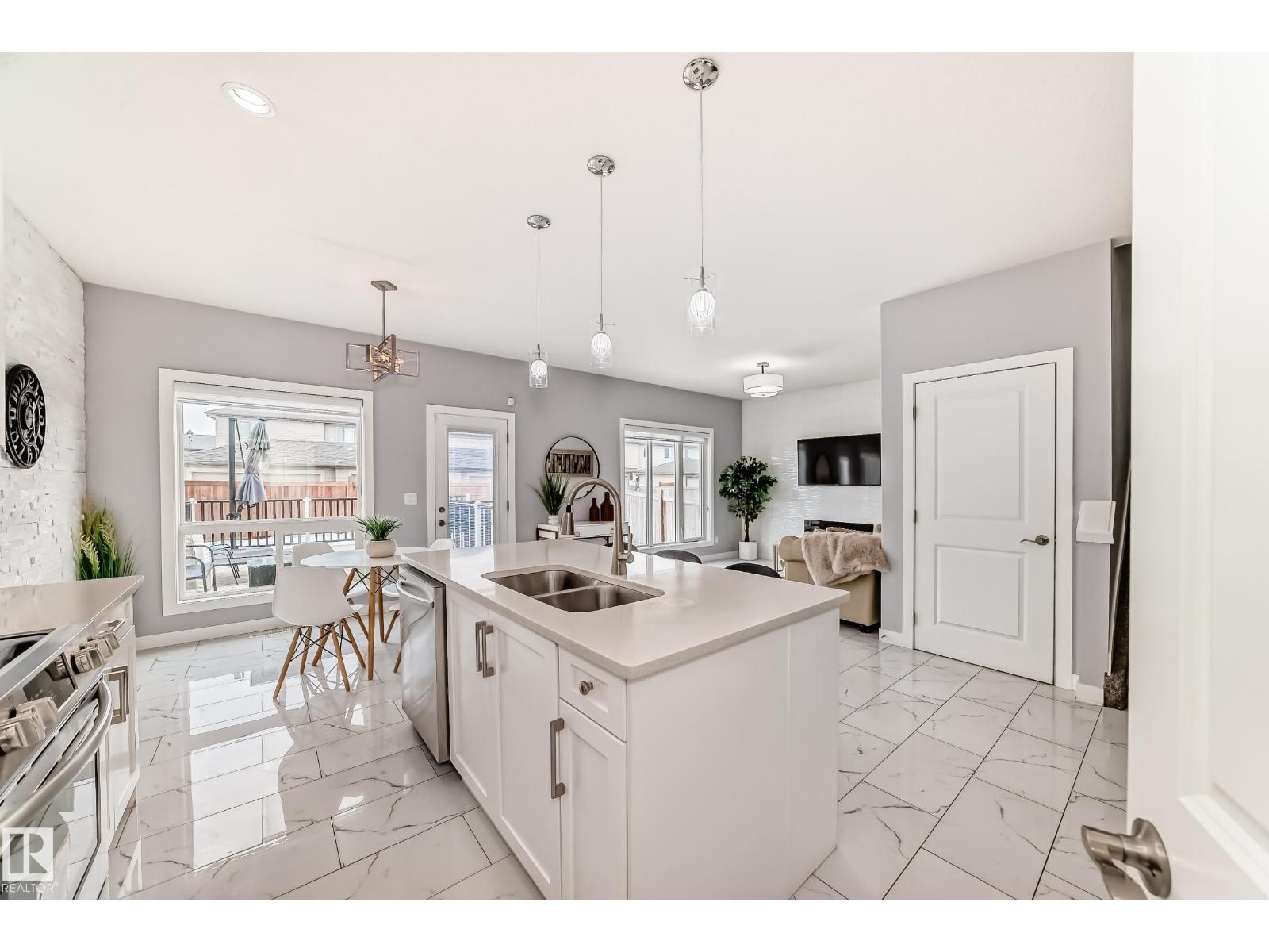 4419 38A ST - 8