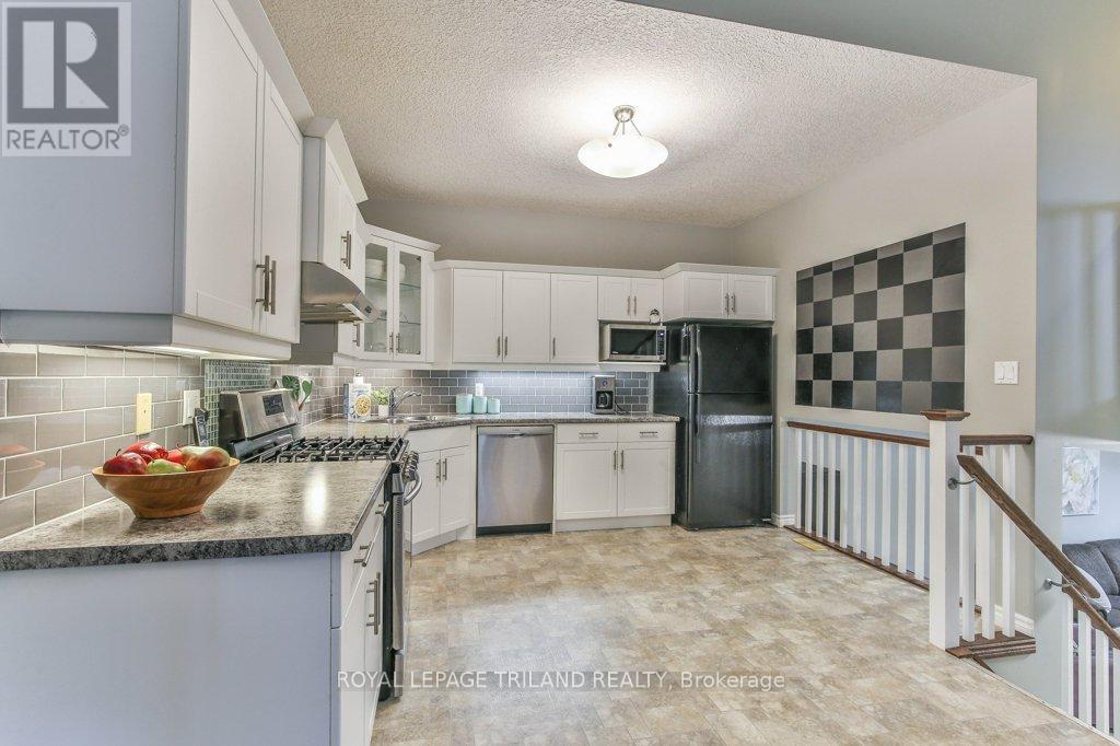 14 ALDERWOOD COURT - 13