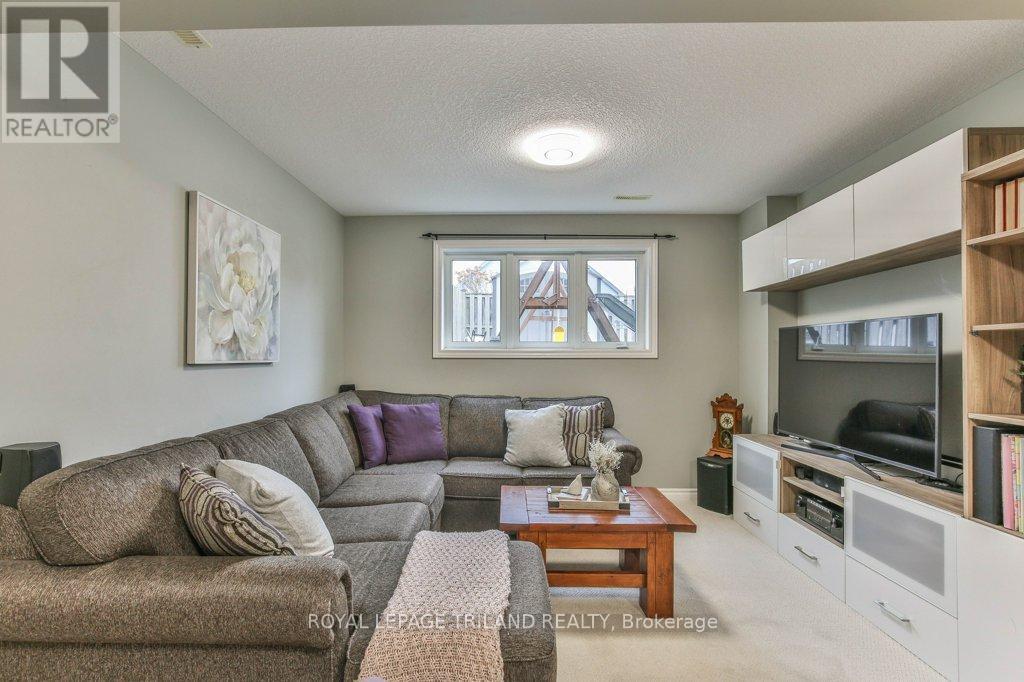 14 ALDERWOOD COURT - 30
