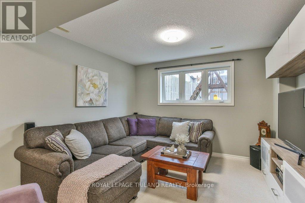 14 ALDERWOOD COURT - 31