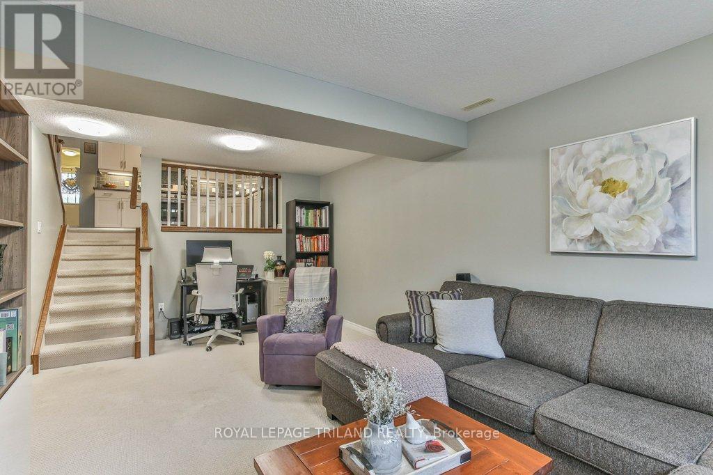 14 ALDERWOOD COURT - 32