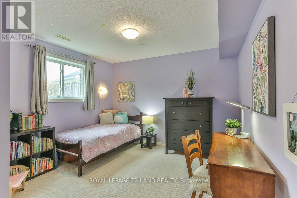14 ALDERWOOD COURT - 34