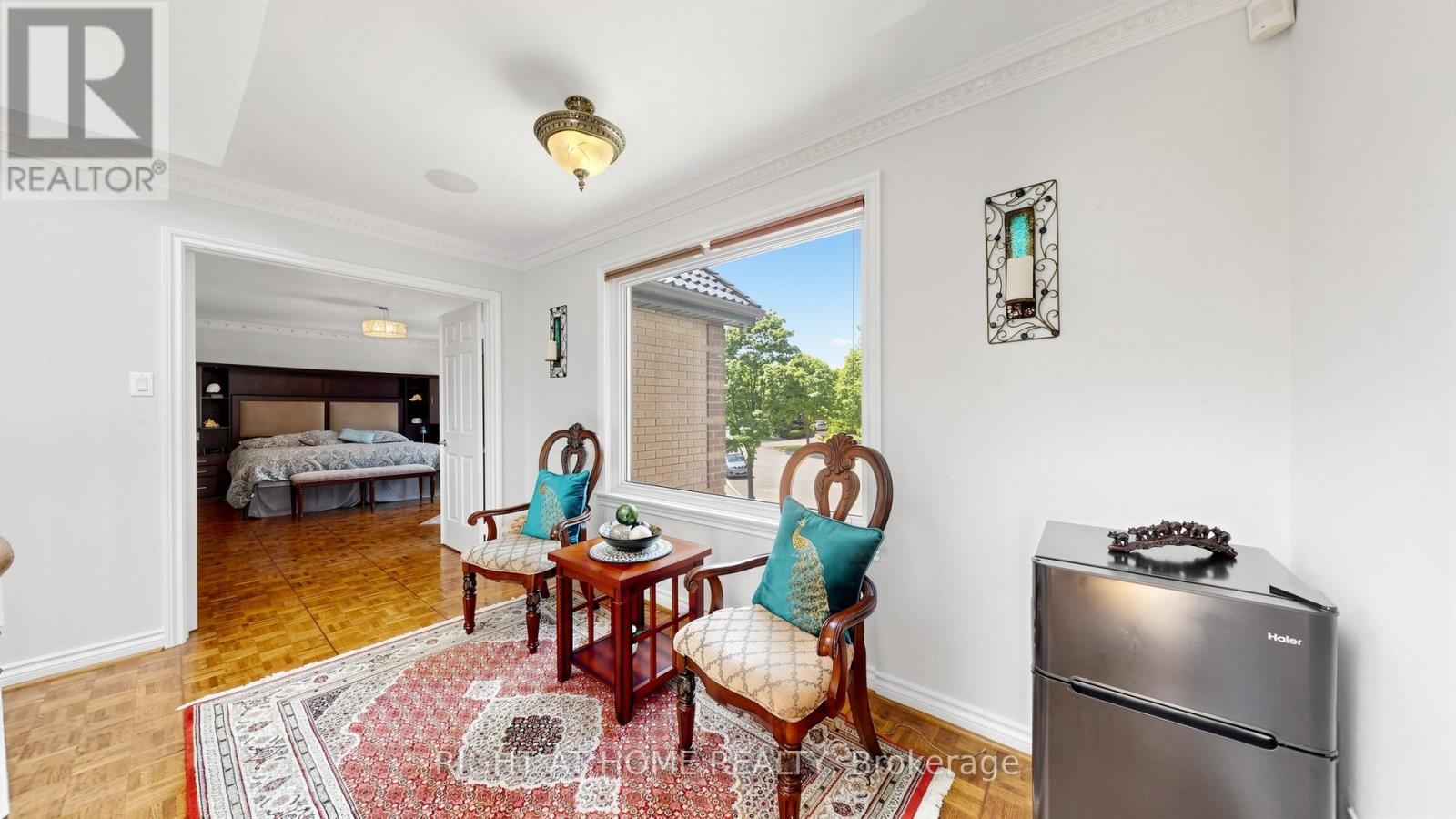 27 CARRIAGE LANE - 24