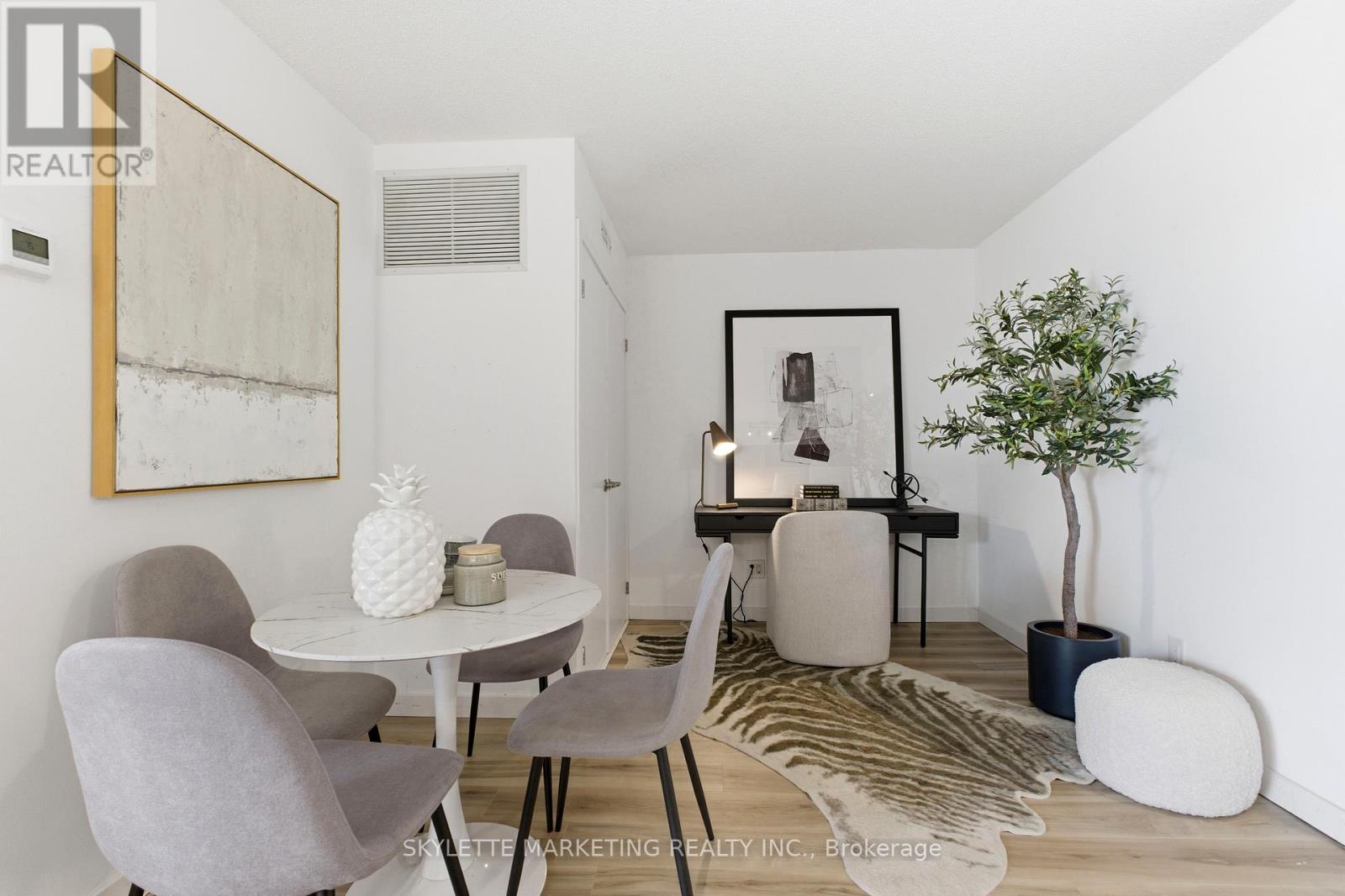 #701 801 SHEPPARD AVENUE W - 14