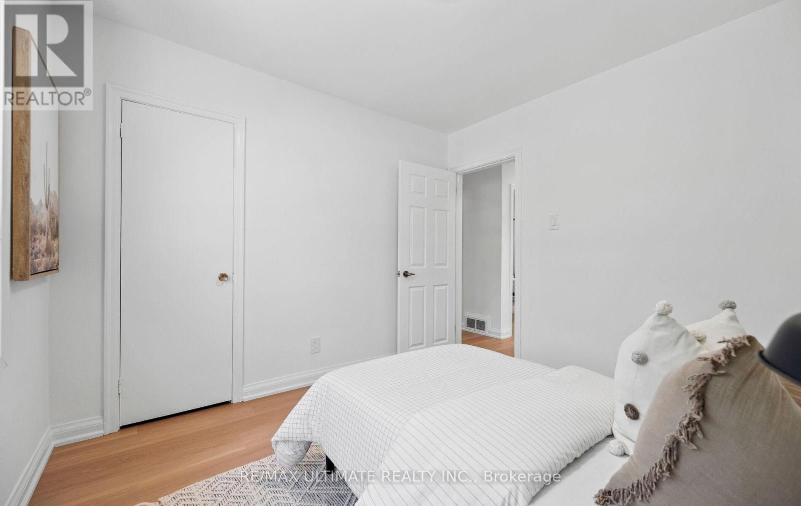 60 ELVASTON DRIVE - 25