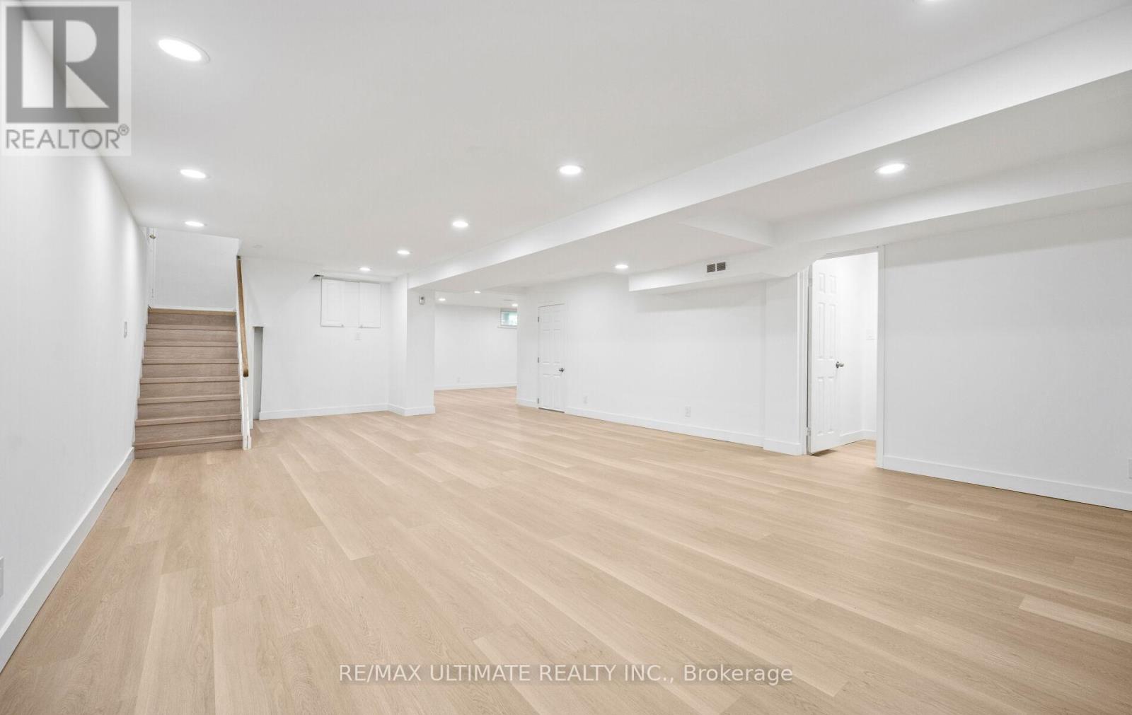 60 ELVASTON DRIVE - 31