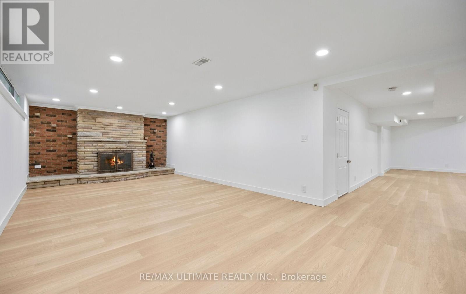 60 ELVASTON DRIVE - 34