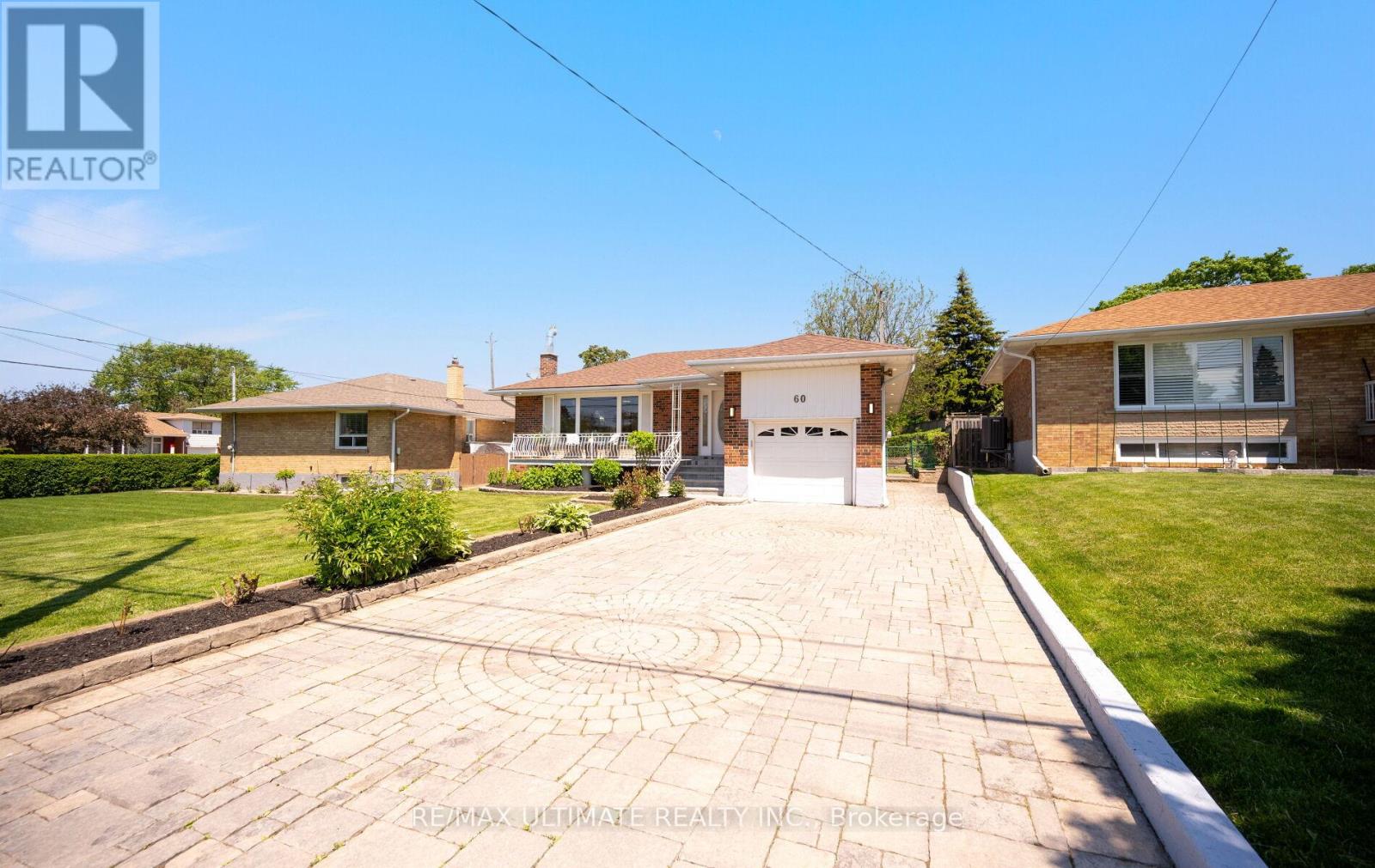 4 car parking on driveway