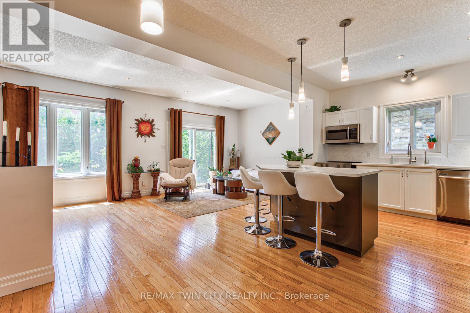 87 STEEPLERIDGE STREET - 13
