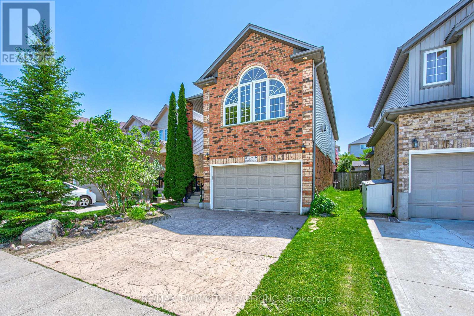 87 STEEPLERIDGE STREET - 2