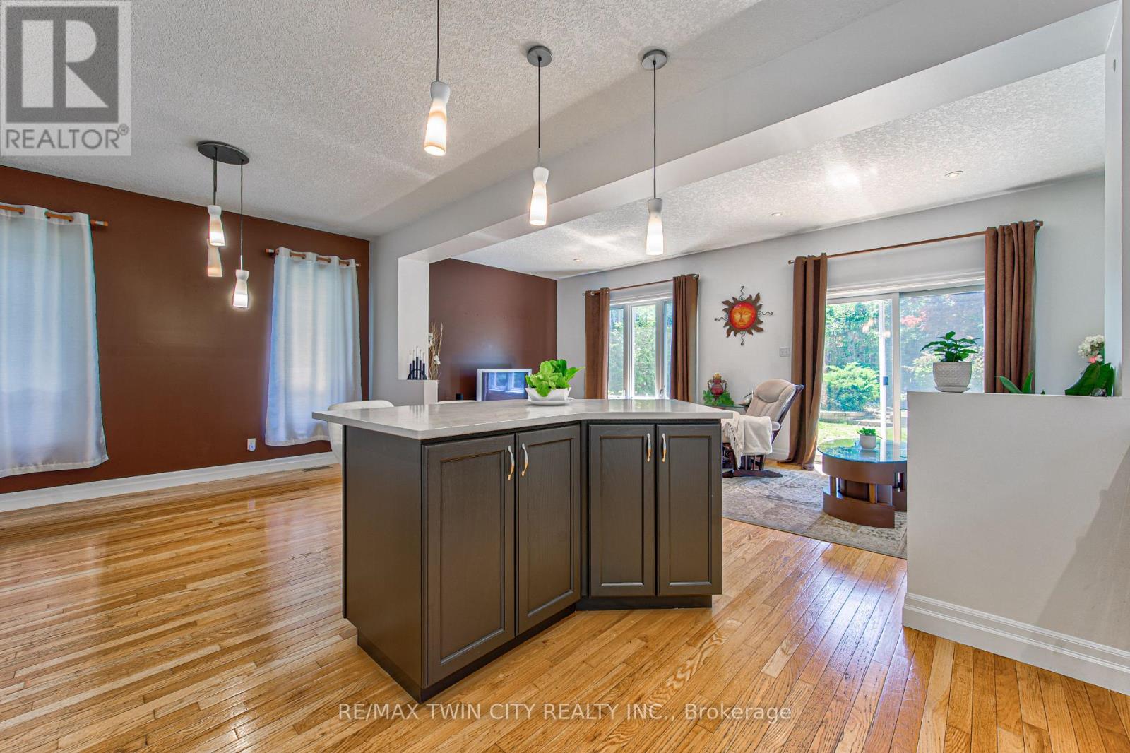 87 STEEPLERIDGE STREET - 20