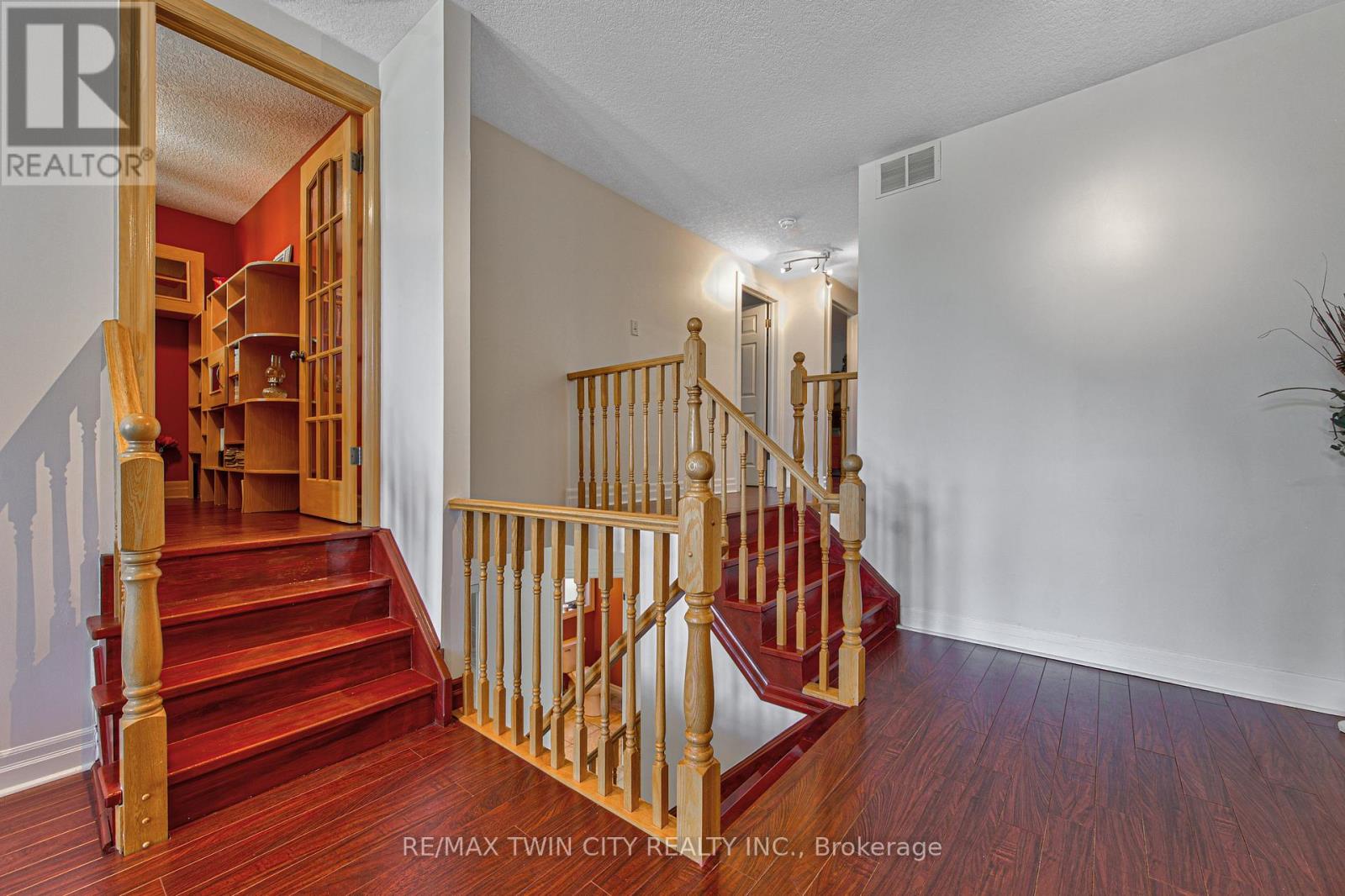 87 STEEPLERIDGE STREET - 26