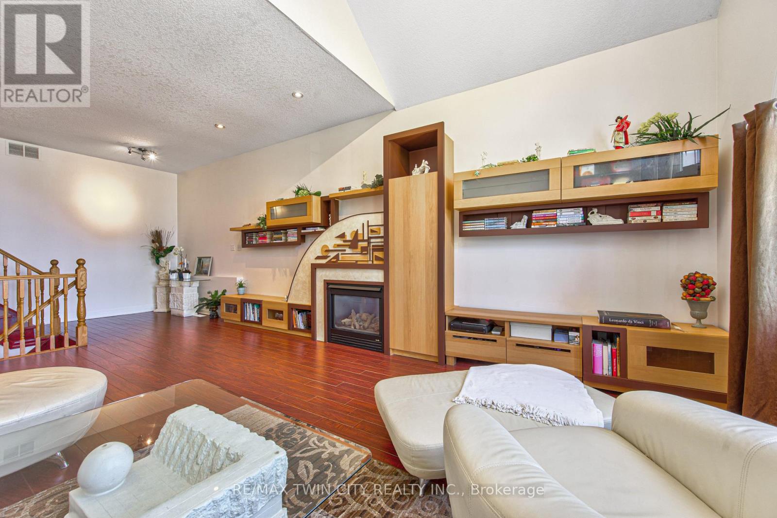 87 STEEPLERIDGE STREET - 29
