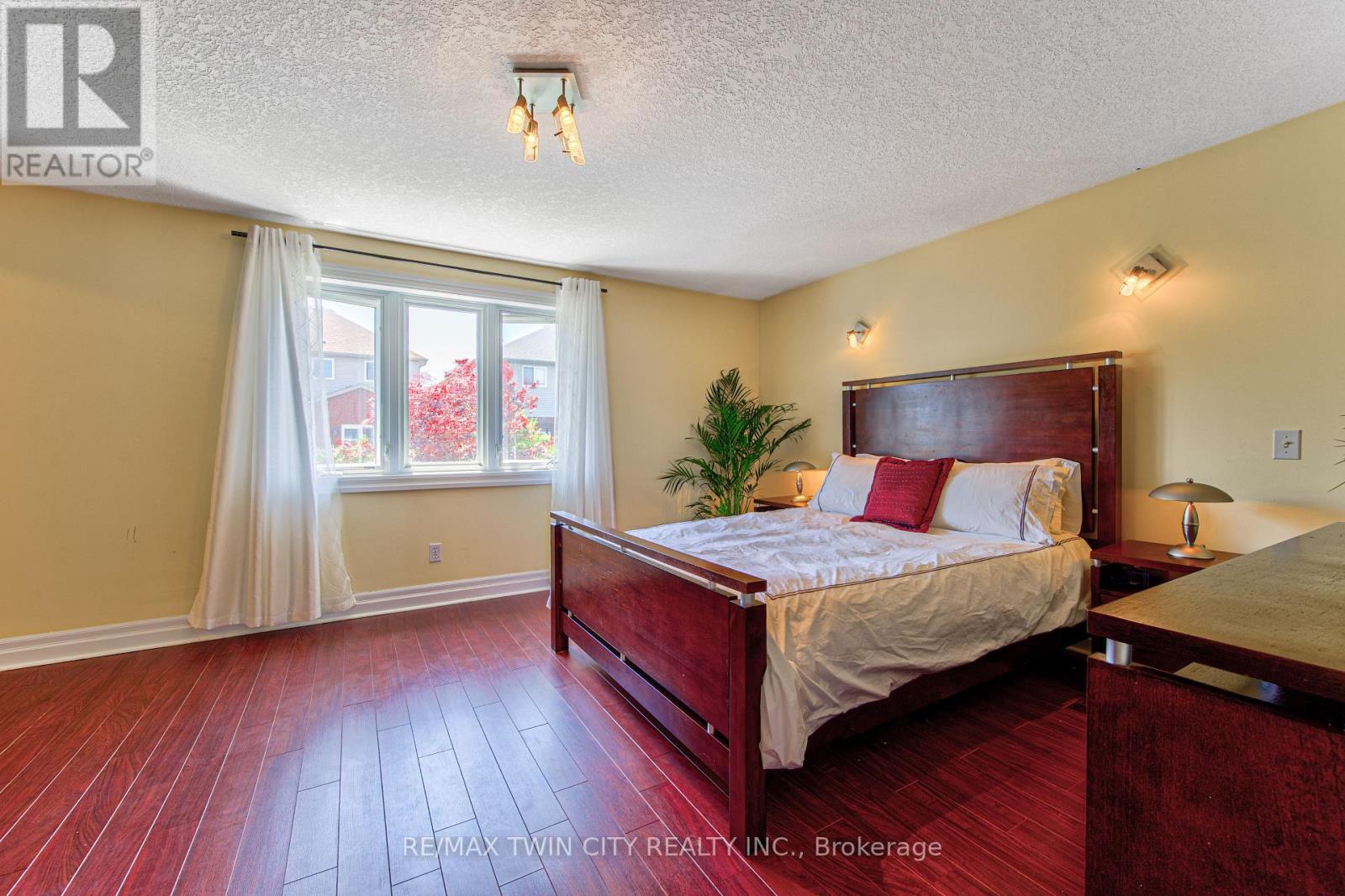 87 STEEPLERIDGE STREET - 33