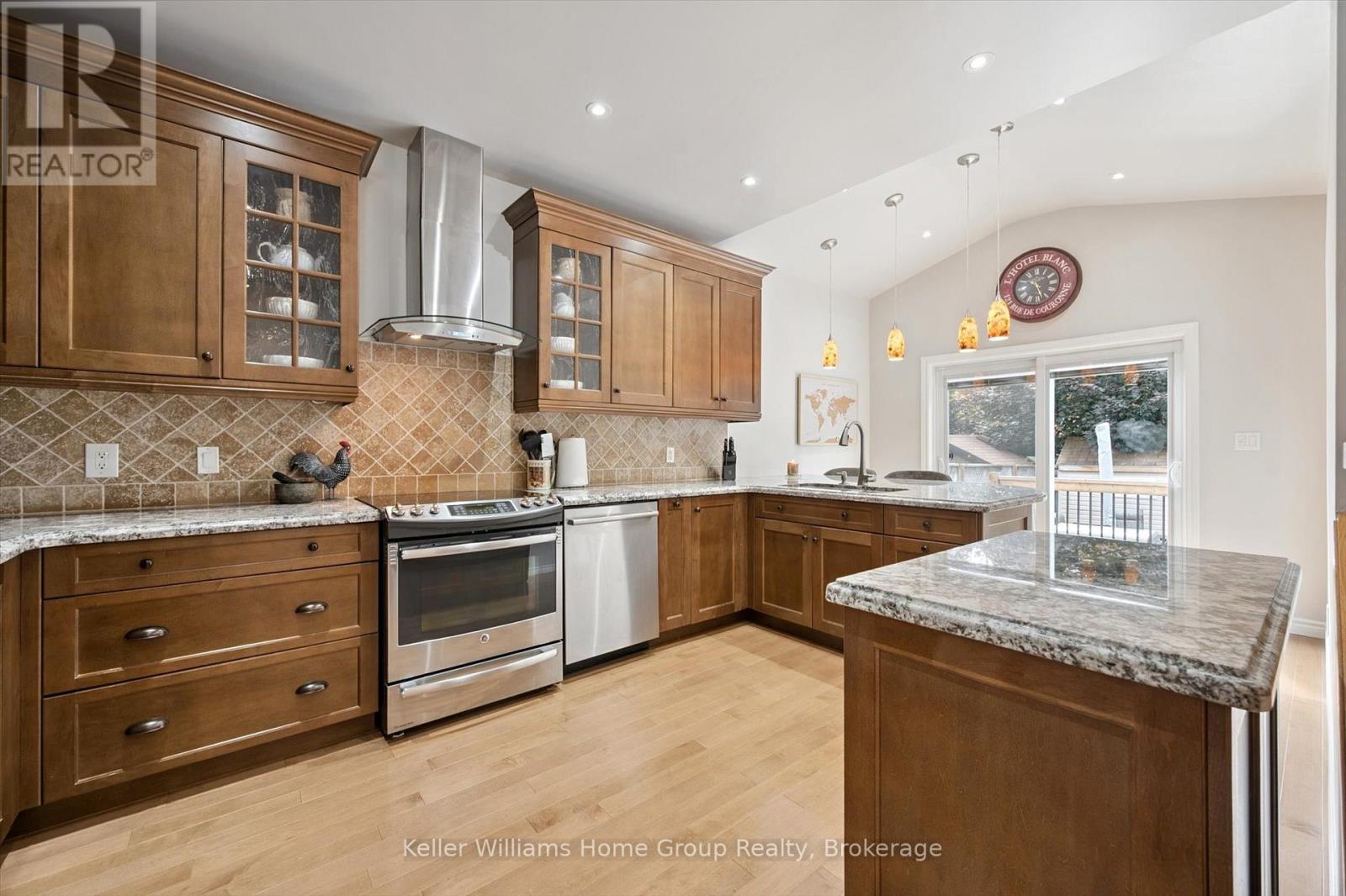 18 GEDDES CRESCENT - 17