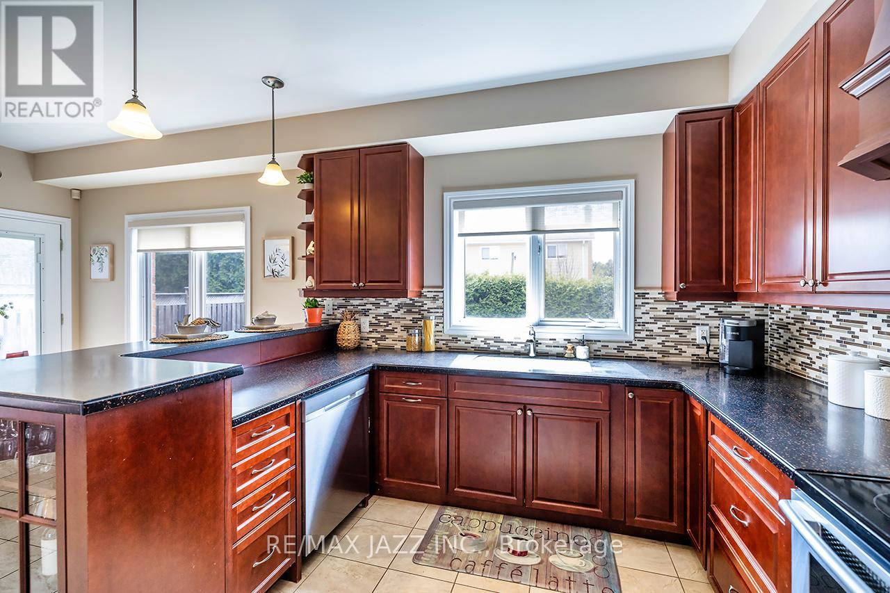 892 BARBADOS STREET - 17