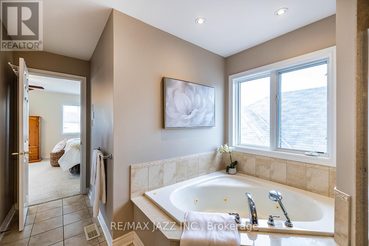 892 BARBADOS STREET - 33