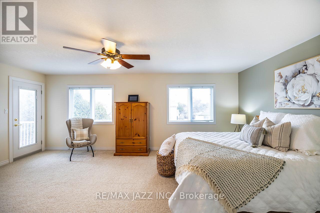 892 BARBADOS STREET - 34