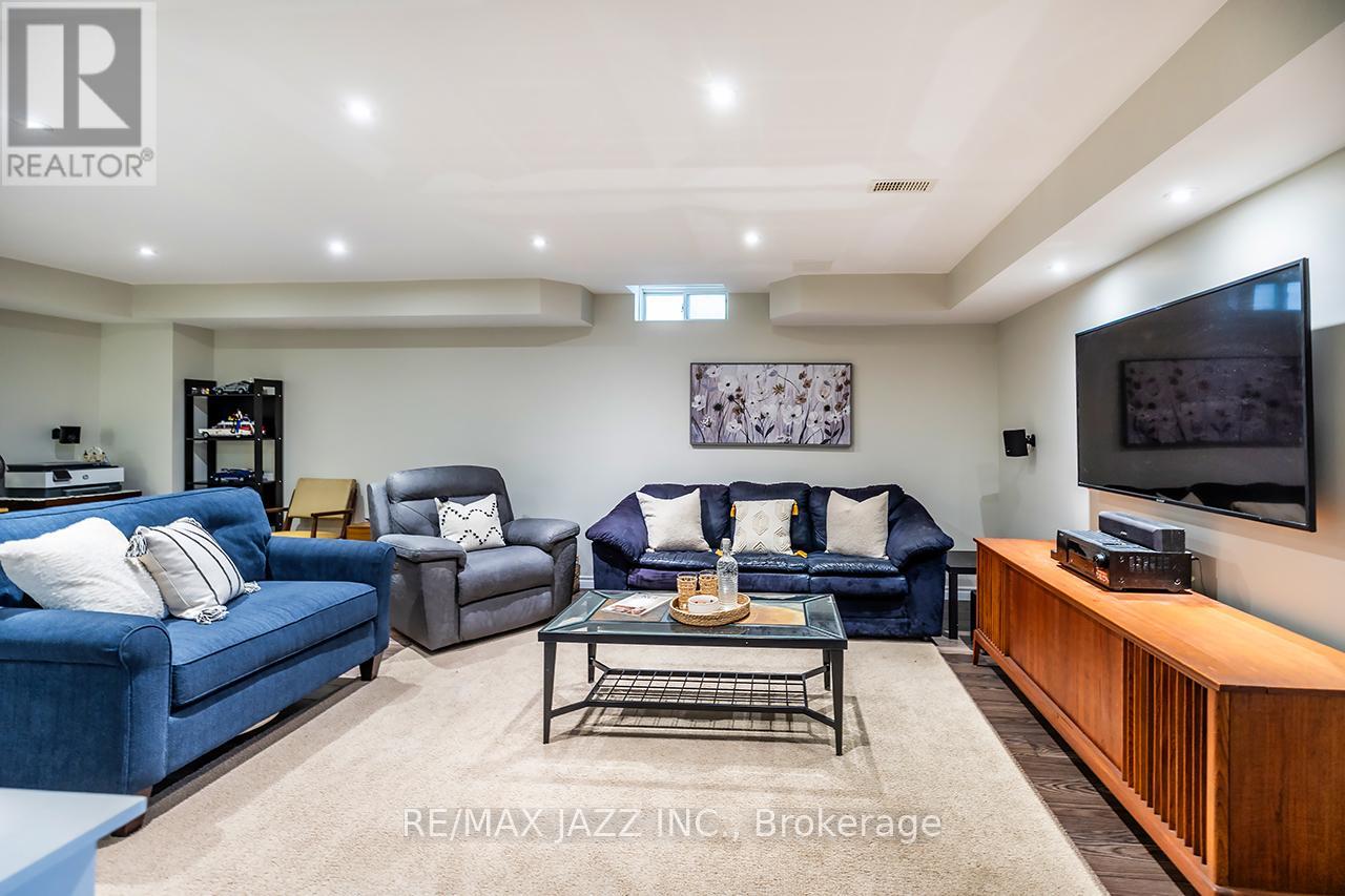 892 BARBADOS STREET - 43