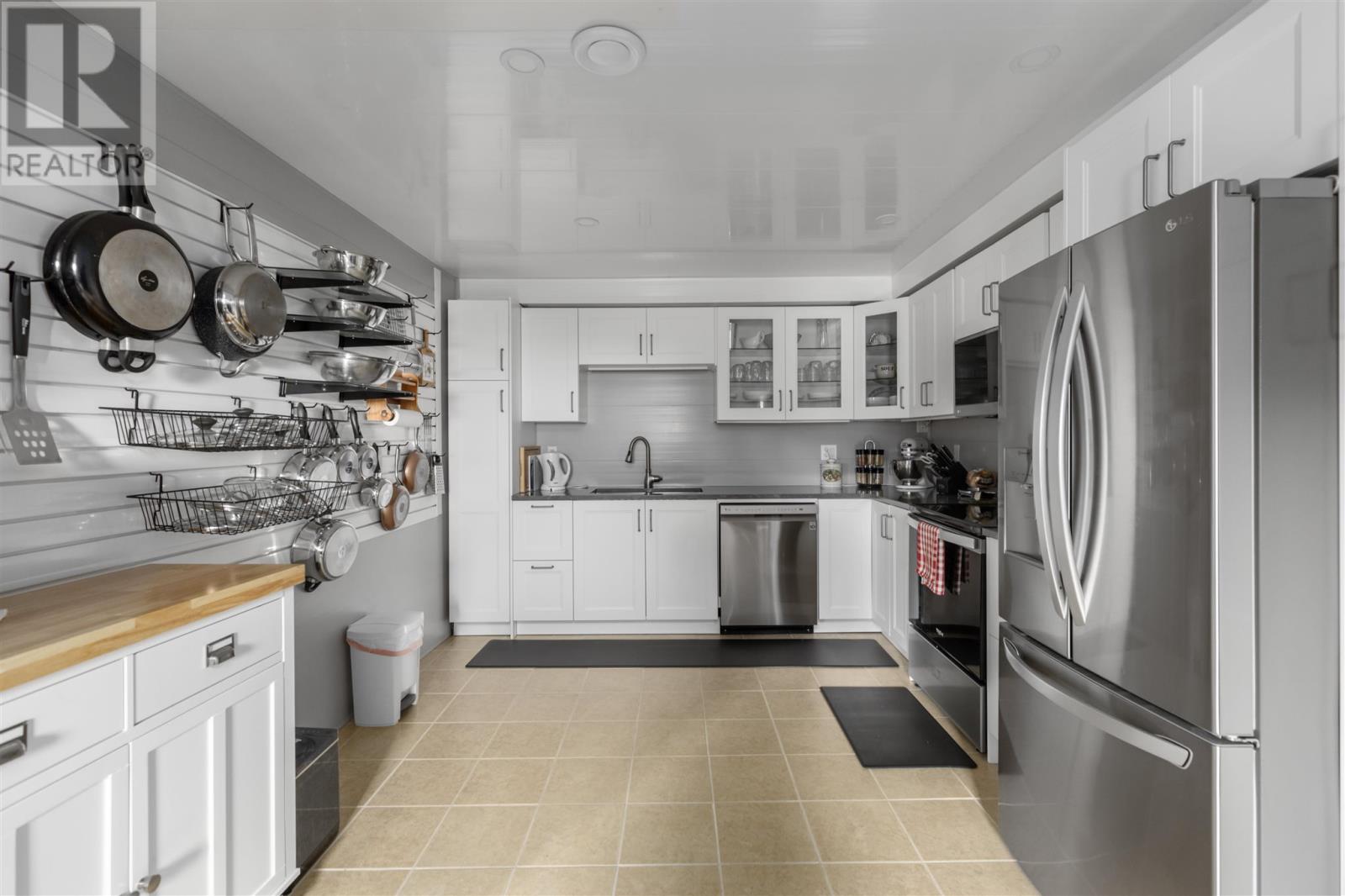 48 Lighthouse Point DR - 25
