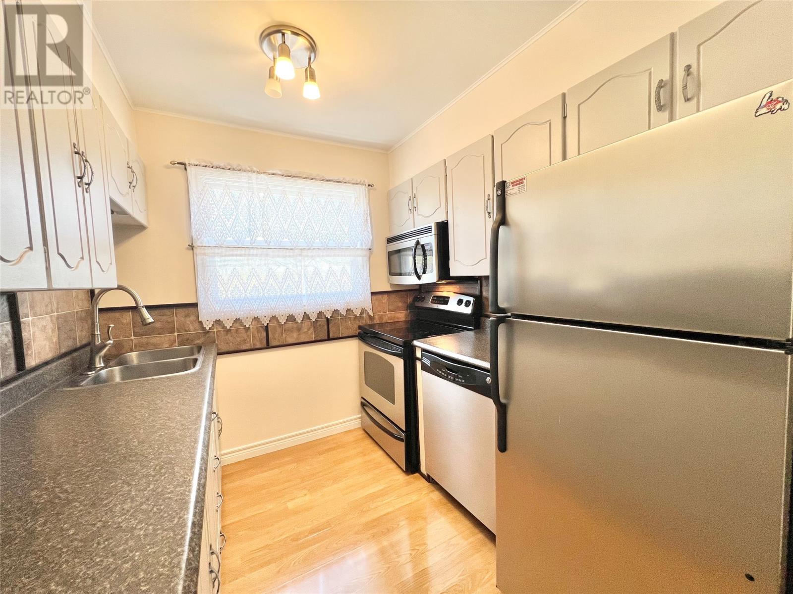 11 Fourth Avenue - 21