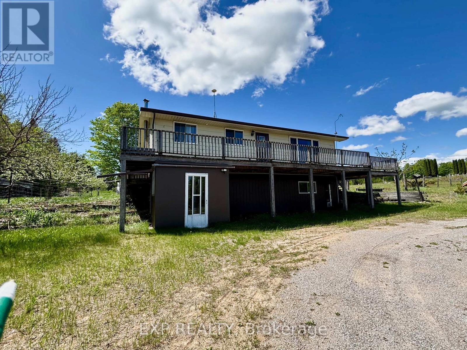 2527 MATAWATCHAN ROAD - 1
