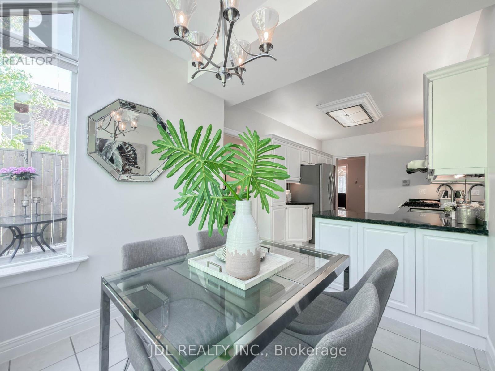 369 KENNETH AVENUE - 24