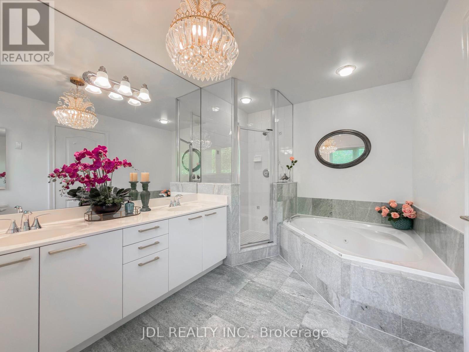 369 KENNETH AVENUE - 35