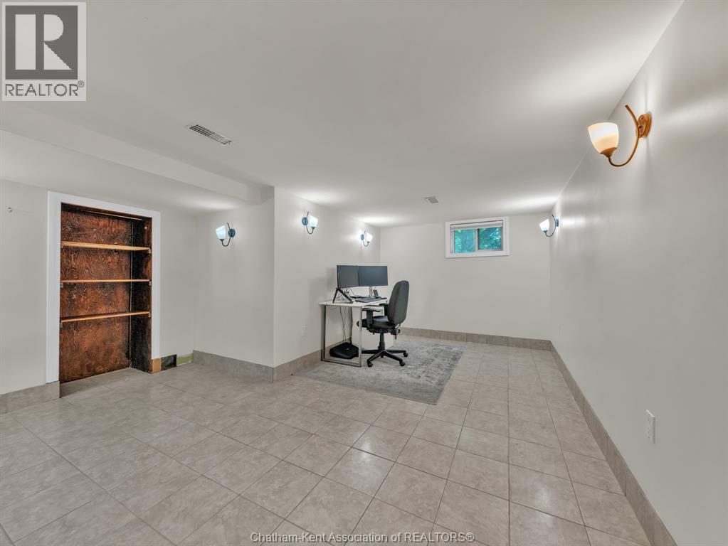 27 Jackson DRIVE - 35