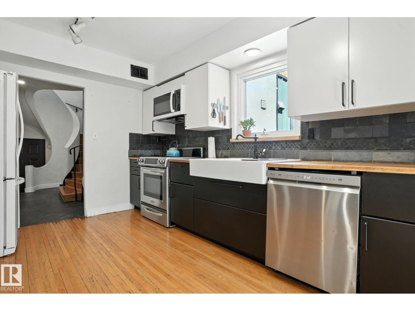 5406 110 ST NW - 10