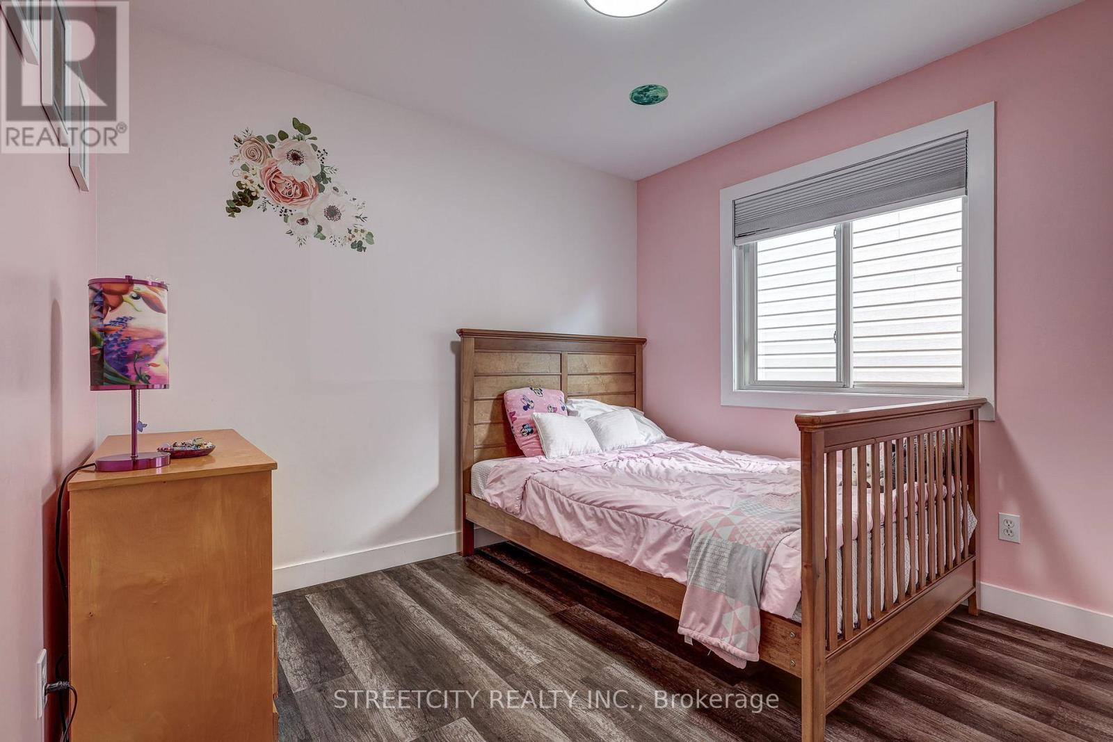 247 EXMOUTH CIRCLE - 16