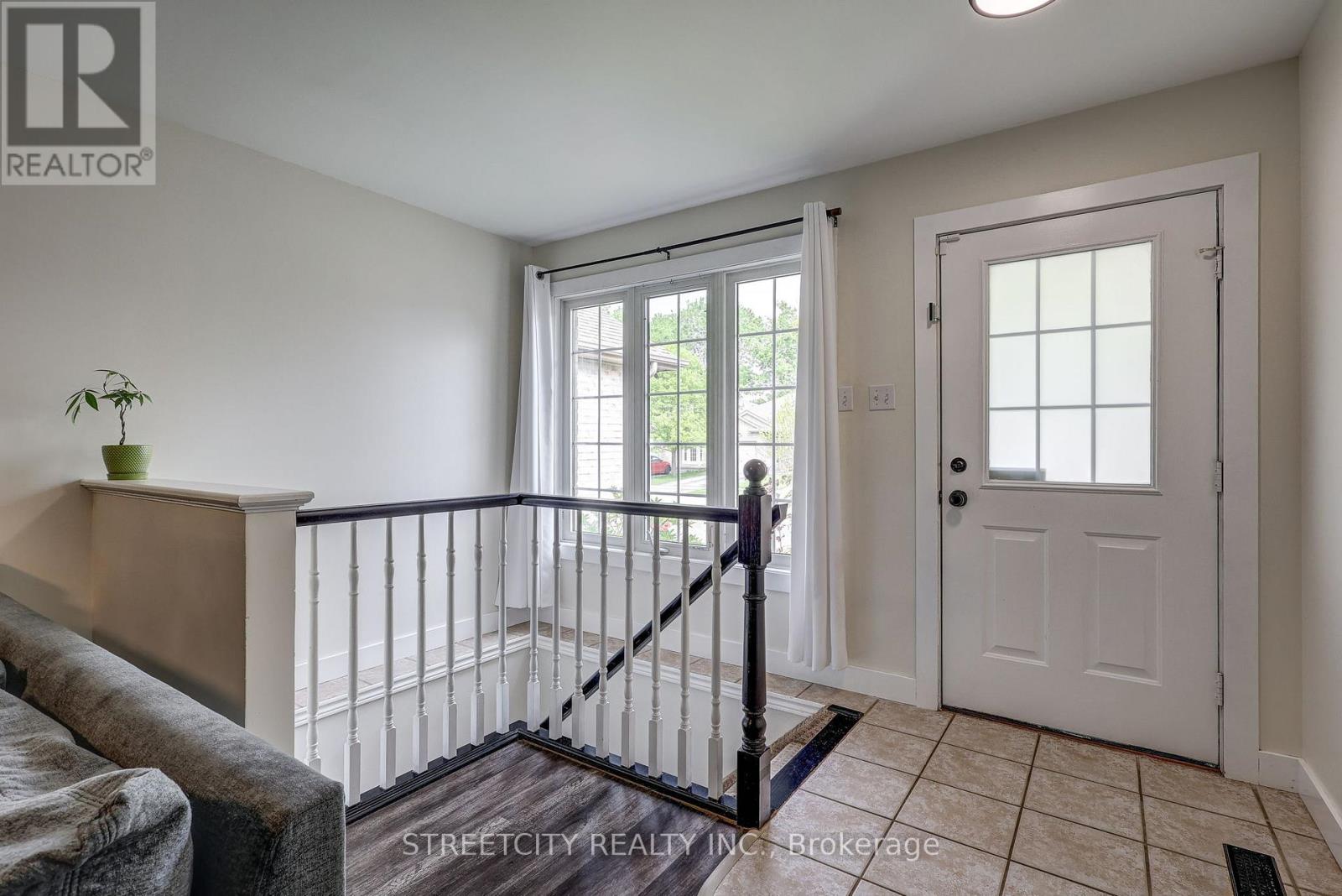247 EXMOUTH CIRCLE - Image 3