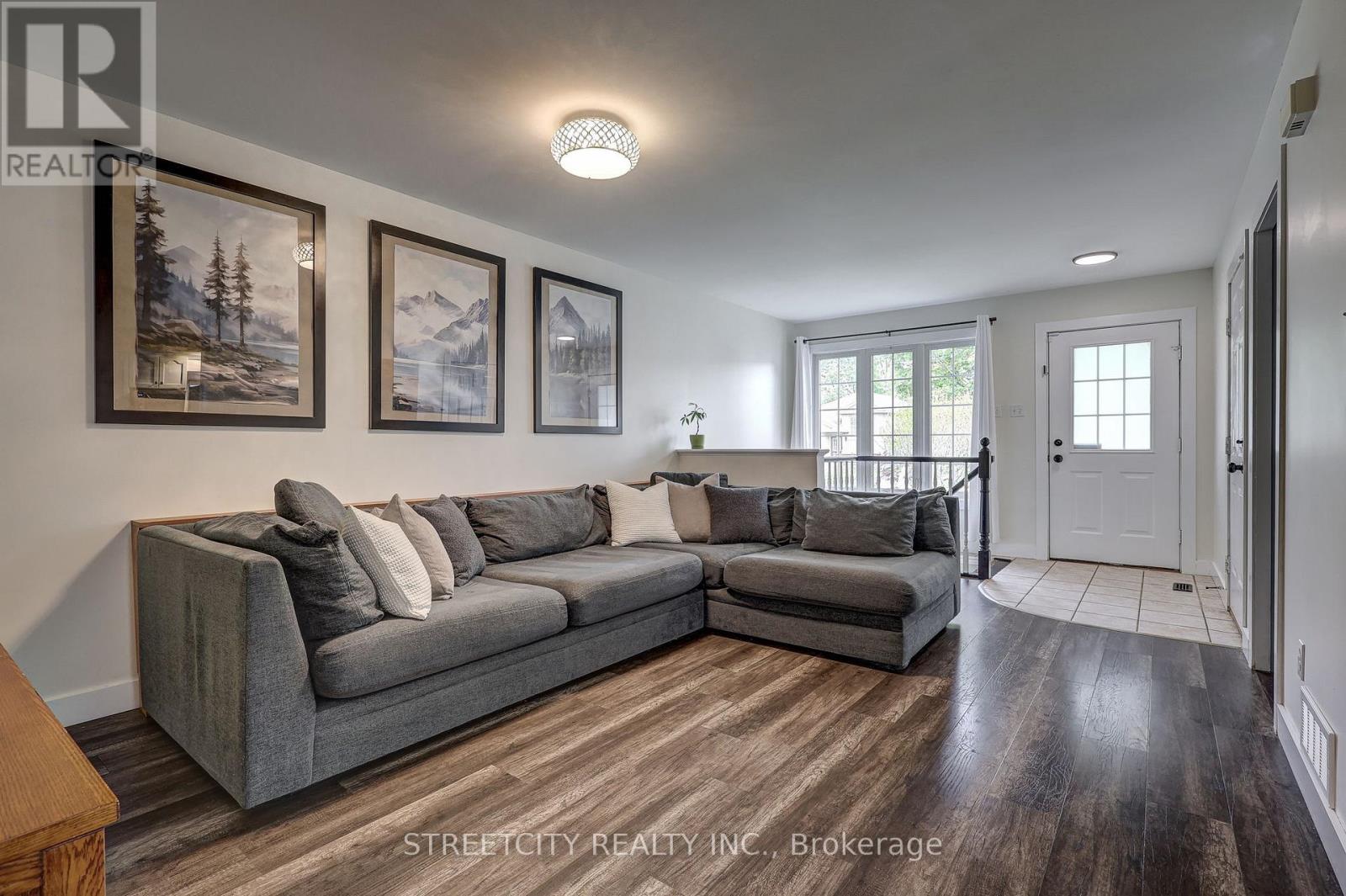 247 EXMOUTH CIRCLE - 5