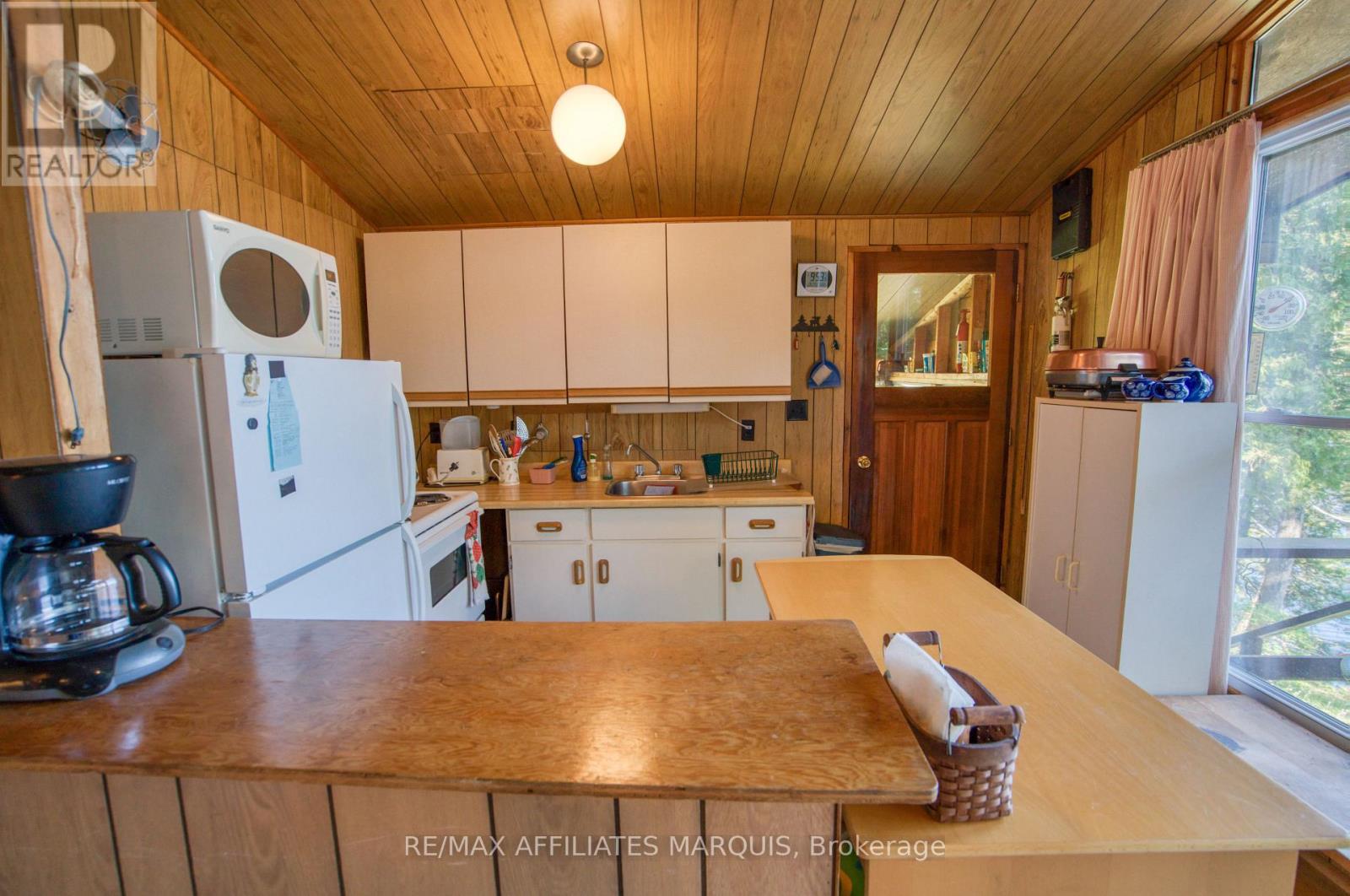415 YVON LANE - 14