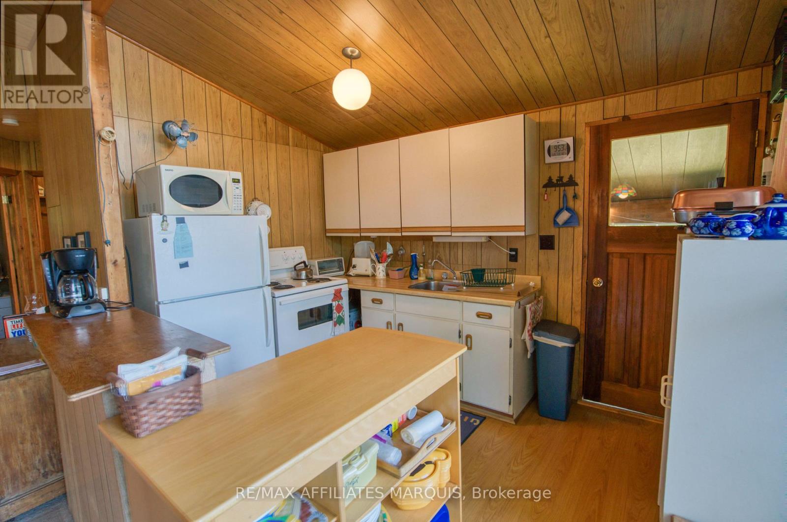 415 YVON LANE - 15