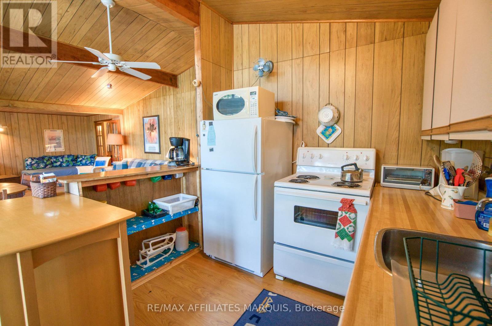 415 YVON LANE - 16