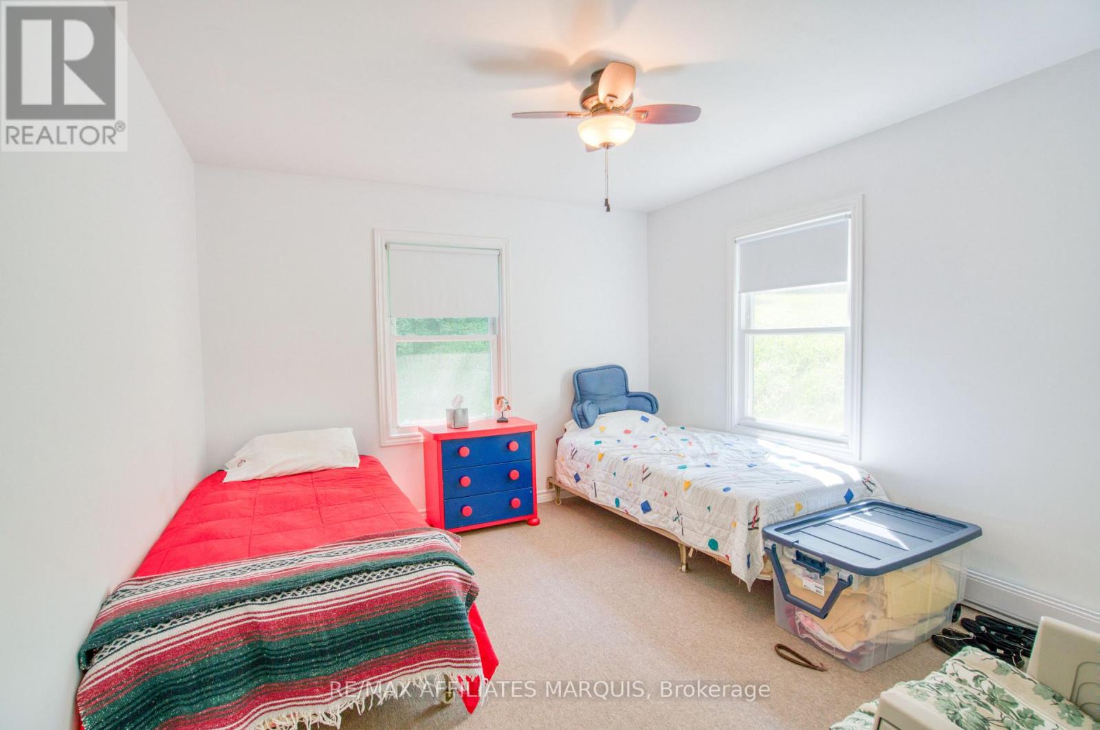 4 WARNER LANE - 16