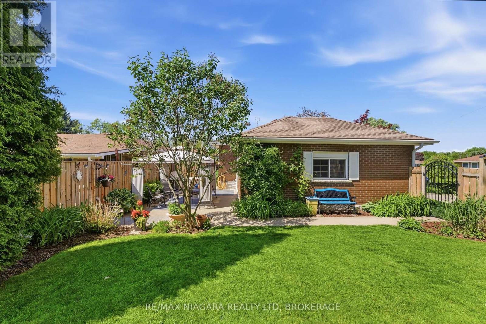 3169 FRANCES AVENUE - 40