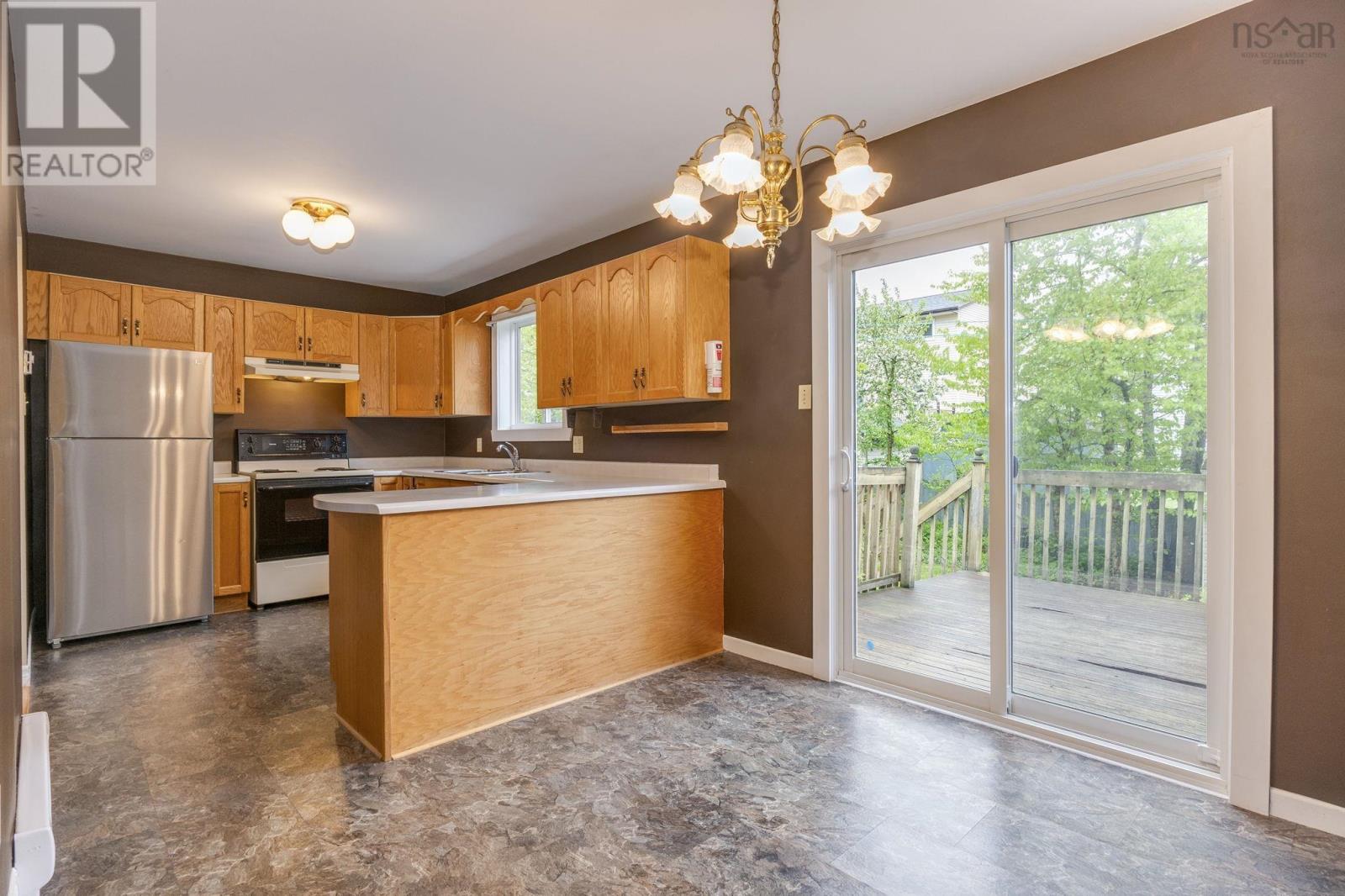 Property 1 of 41 of 124 Waterwheel Crescent