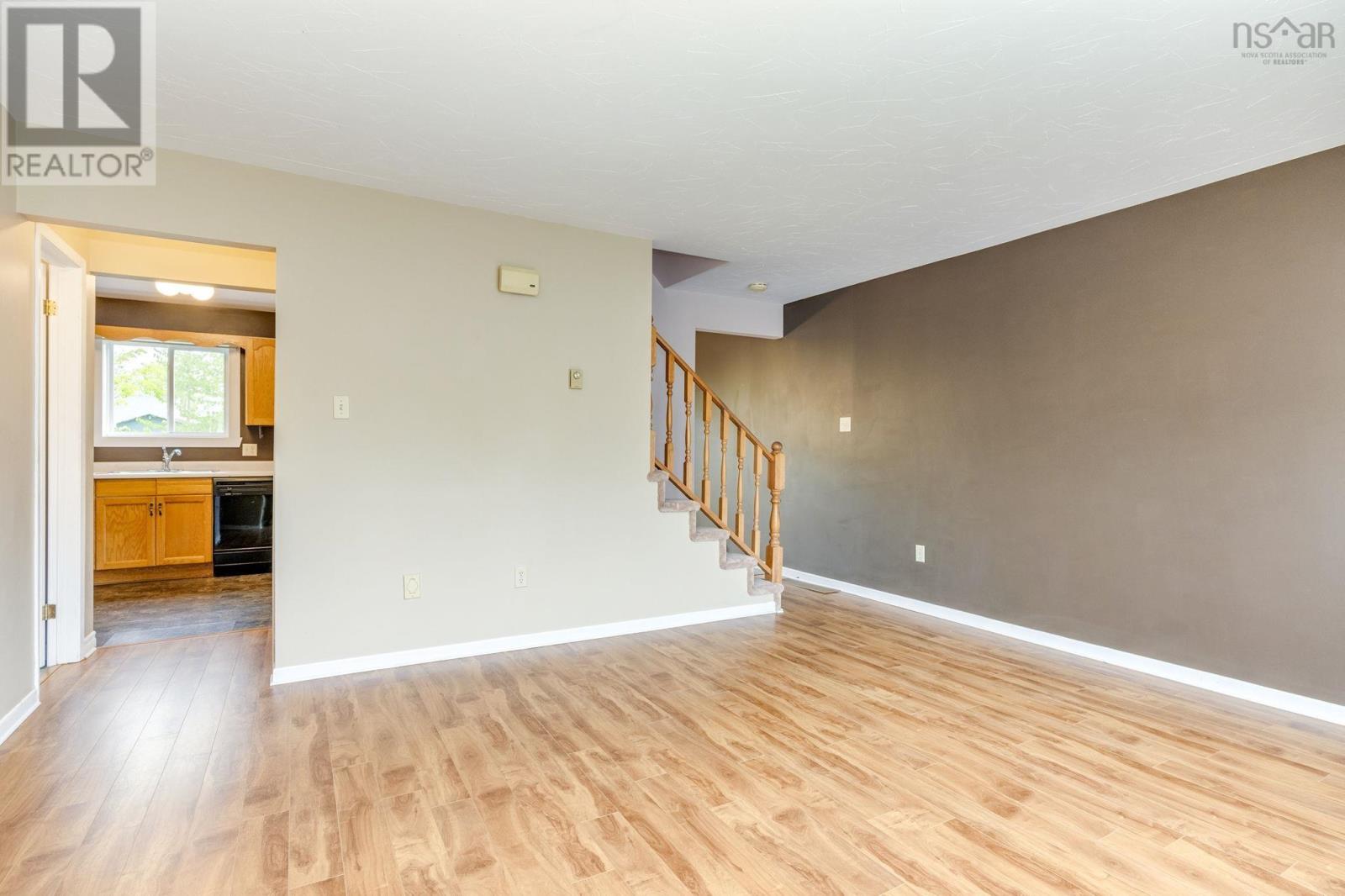 Property 17 of 41 of 124 Waterwheel Crescent