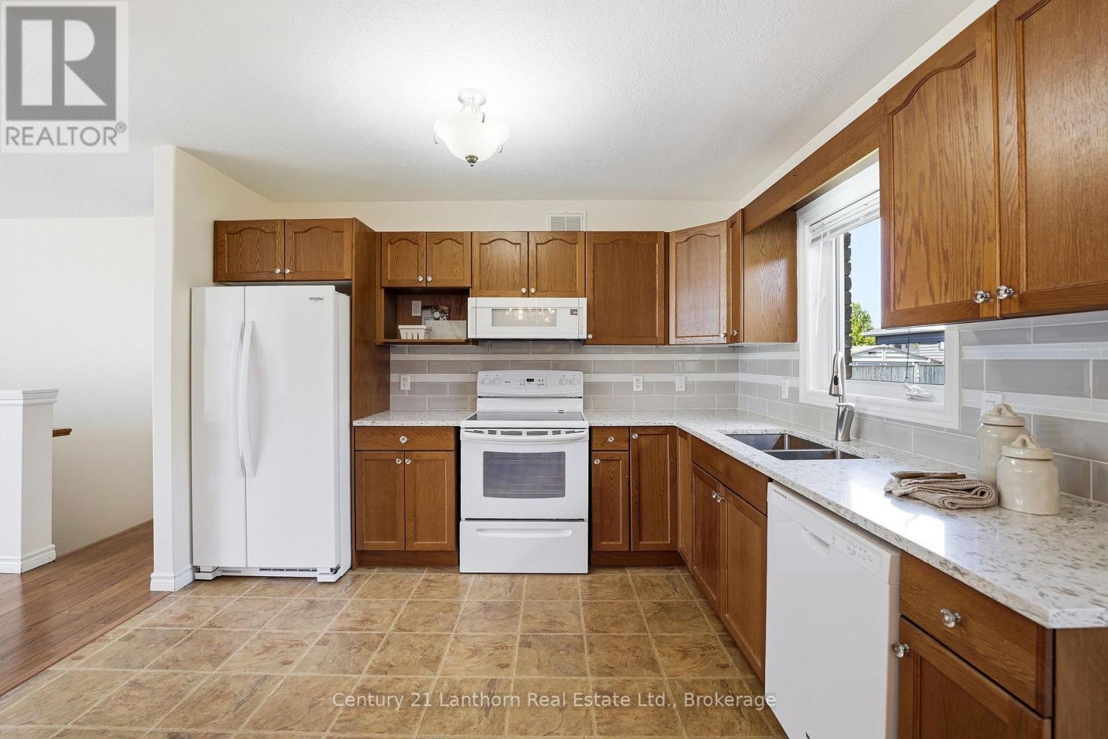 109 PARKVIEW HEIGHTS - 14