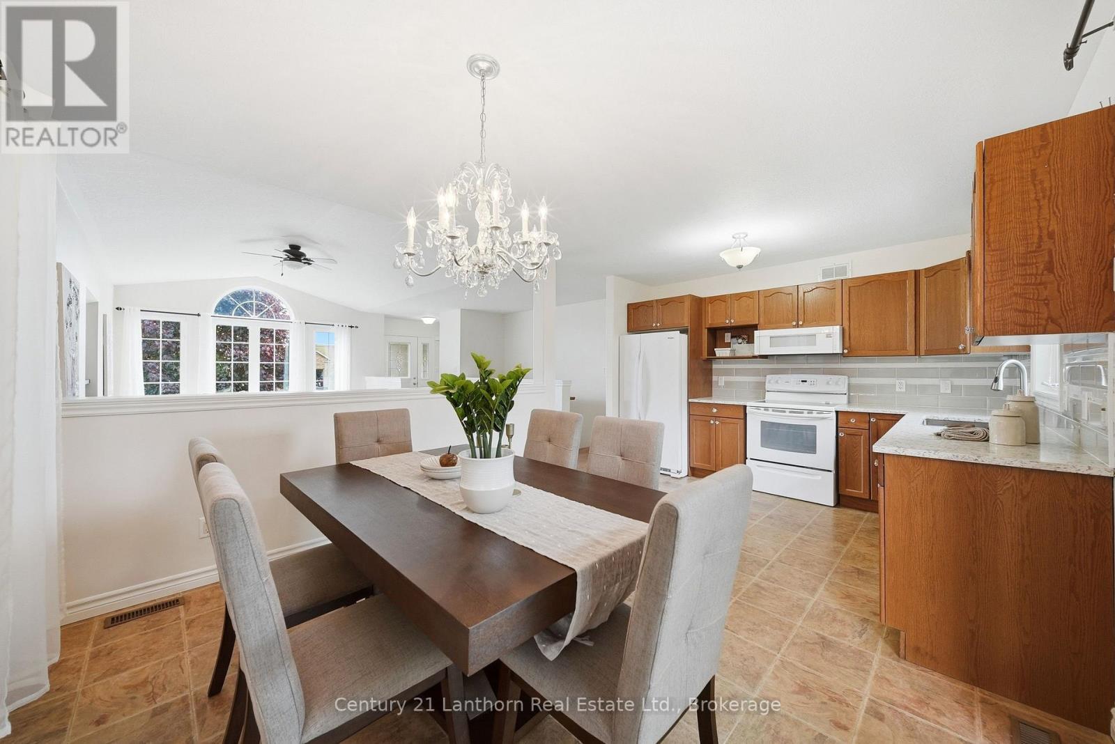 109 PARKVIEW HEIGHTS - Image 3