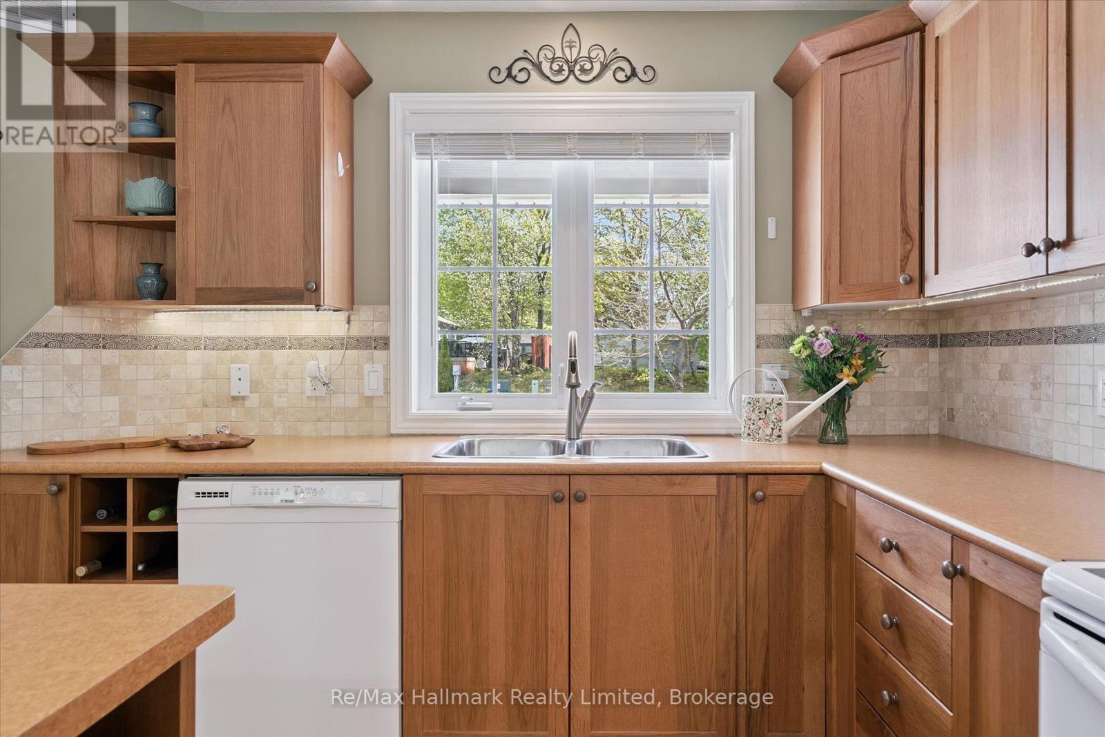 7 STONEHENGE COURT - 17