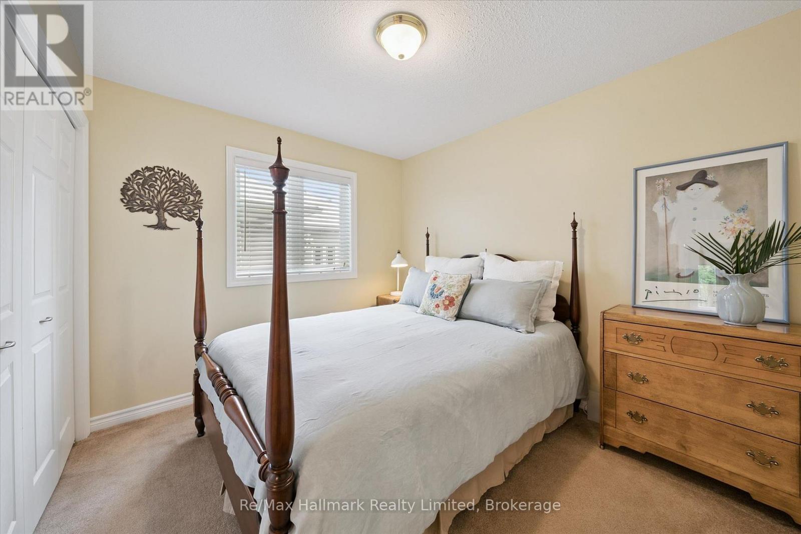 7 STONEHENGE COURT - 23