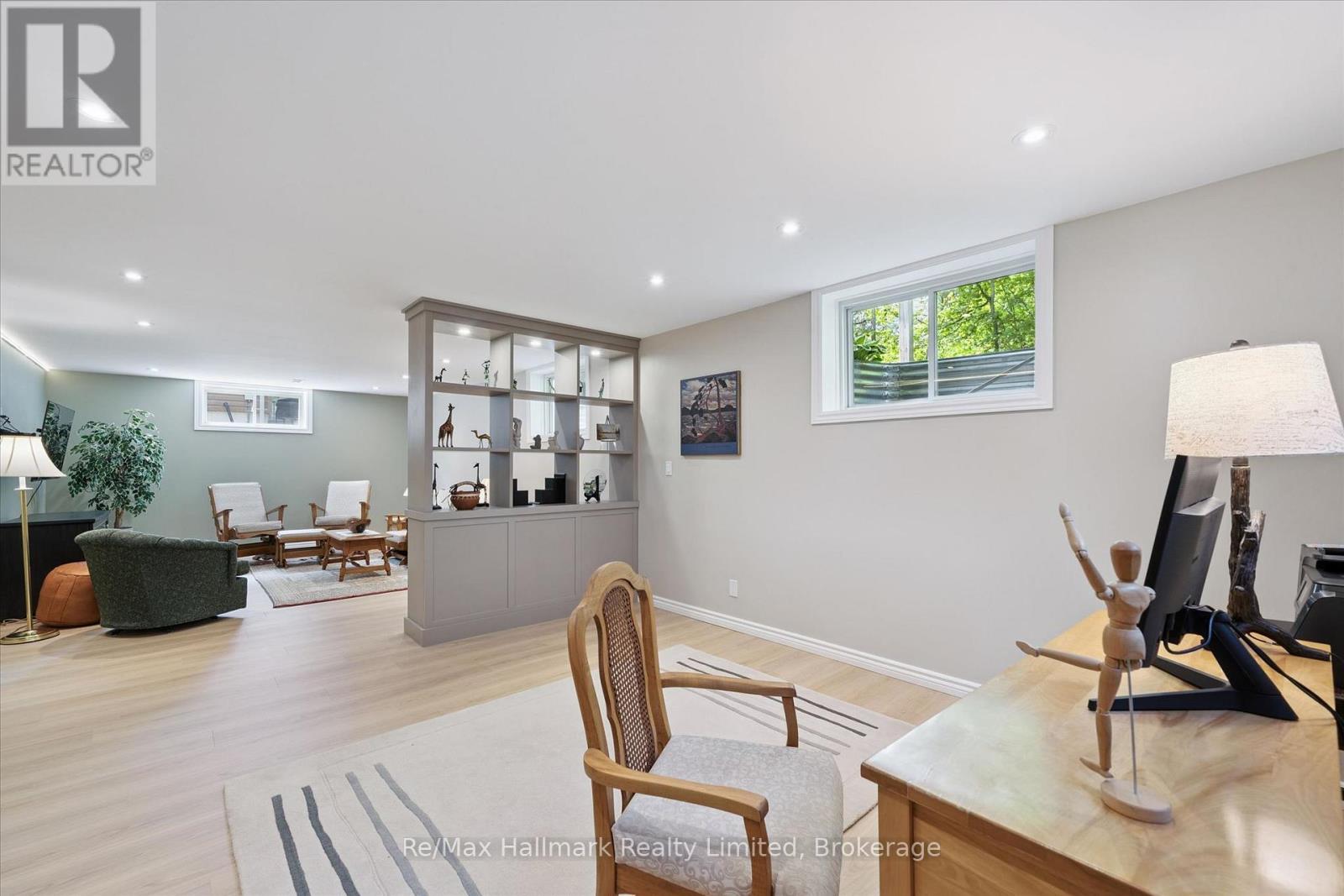 7 STONEHENGE COURT - 29